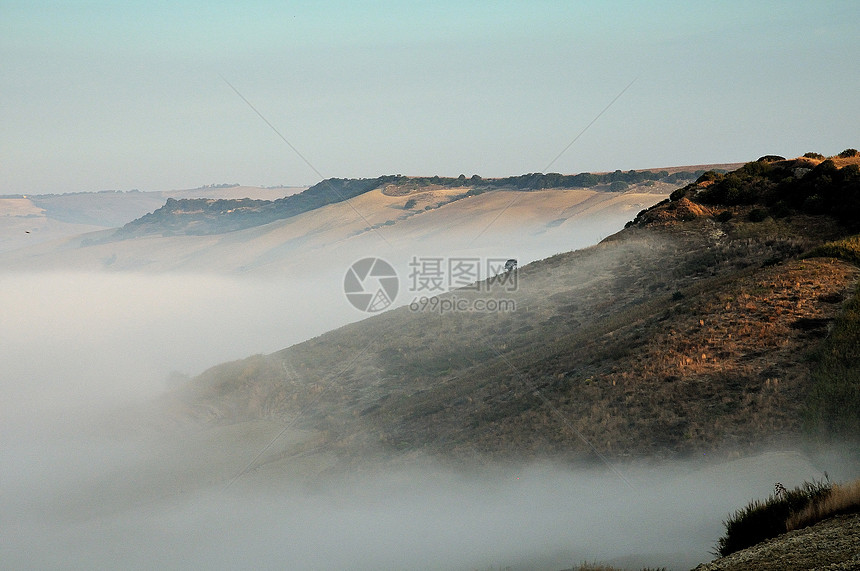 福吉地貌天空农场太阳场地爬坡风景土地草地日落季节图片