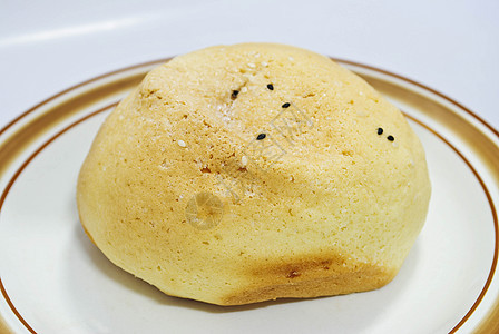 白色背景上的新鲜麻布脆皮饮食早餐谷物小麦面包生活烹饪糕点糖类图片