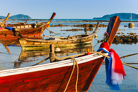 泰国海上渔船在泰国的海岸旅行场景地平线运输游客海滩海洋气候热带支撑图片