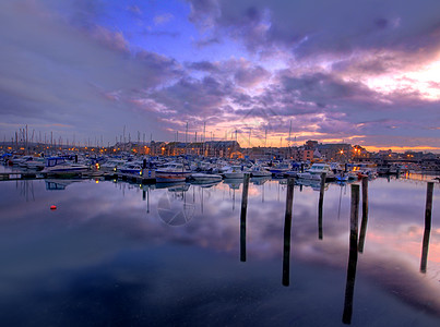 日落时温茅斯码头图片
