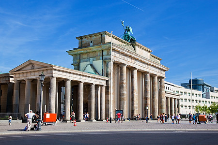 德国柏林勃兰登堡门地标历史性建筑书房雕像晴天文化首都蓝色景观图片