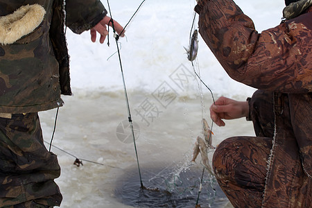 冬季海洋网冶炼工作细绳渔夫海鲜渔民冰洞栖息运输票价图片