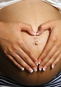 怀孕8个月的妇女的身孕图片