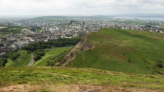 从亚瑟的座位 爱丁堡全景游客自由火山岩石顶峰公园小路爬坡地质学图片