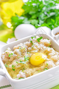 排水鸡胸部食谱厨房厨具食物肉丸屠夫蛋壳烹饪桌子图片