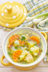 蔬菜汤盘子鸡汤美食食物馒头乡村豆类橙子用餐香菜图片