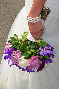 色彩多彩的新娘花束图片