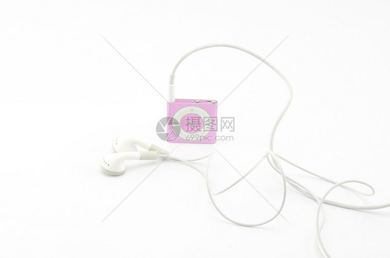粉红色 mp3 播放器 耳机在白色上隔离控制传感器电缆收音机立体声歌曲音乐播放器金属展示电子产品图片
