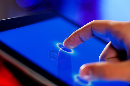 手指触摸屏幕娱乐手势商业按钮创新工具药片蓝色监视器软垫图片