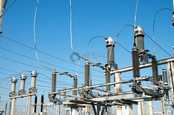 部分高压变电站 配有开关和断开器设施电路转换基础设施植物活力电气电压绝缘金属图片
