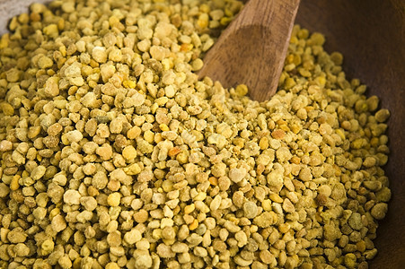 木勺中的蜜蜂花粉 营养补充品生活种子橙子面包工作室烹饪药品养分蜂蜜饮食图片