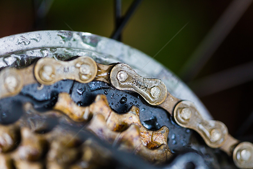 自行车链的紧闭技术齿轮踏板运输宏观牙齿自行车驾驶金属车轮图片