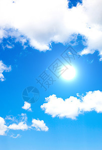 蓝天空 云与太阳蓝色臭氧气象柔软度天堂风景气候场景自由环境图片