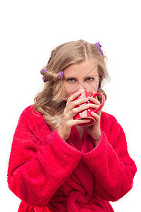 女孩喝早茶杯子长袍女性活力金发咖啡女士勺子娱乐金发女郎图片