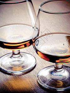 白兰地酒吧木头棕色酒精桌子玻璃图片