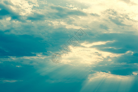 有云的蓝色天空气候宗教日光天气臭氧气象气氛天堂多云空气图片