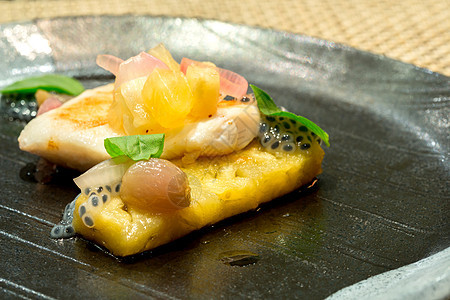 黑鳕鱼牛排脂肪午餐营养鱼片海鲜菠萝吃饭饮食美食柠檬图片