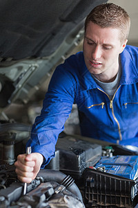 汽车发动机维修机械工工人机械工程师修复男性引擎工作服服务汽修修理图片