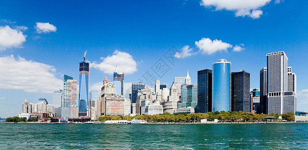 纽约市下城自由塔楼和自由塔办公室海港反射建筑摩天大楼国家天际城市港口天空图片