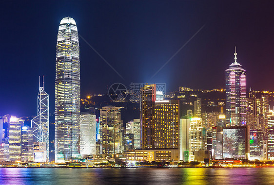 香港市晚上公司金融摩天大楼天空办公室企业办公楼港口商业天际图片
