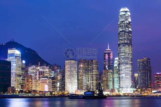 香港市晚上城市摩天大楼办公室港口大楼商业建筑景观天空企业图片