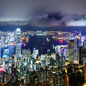 晚上在香港市风景峰值企业金融港口建筑商业顶峰地标景观大楼图片