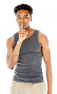 在演播室表演的有吸引力的 美籍黑人男子手指嘴唇男人思维人类腰部背心制度白色审查图片
