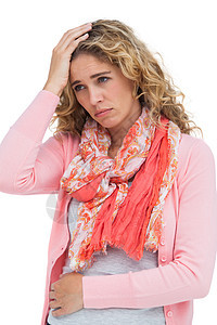 金发女人头痛和腹痛的金发女人苦恼肚子卷发前额浅色长发女士粉色压力女性图片