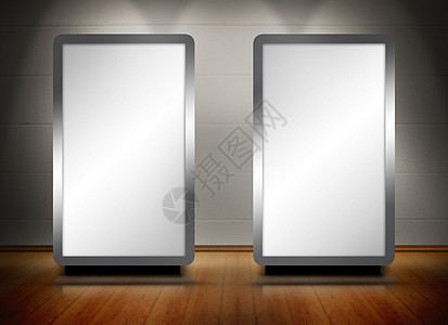 站在木制地板上的两个空白屏幕图片