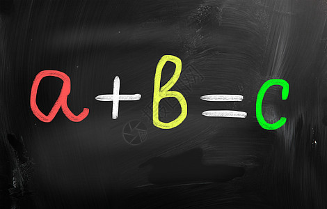 abc 黑板上带粉笔的手写方程科学数字几何学图片