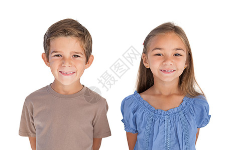 两名儿童站在镜头前微笑着 站着笑着笑图片