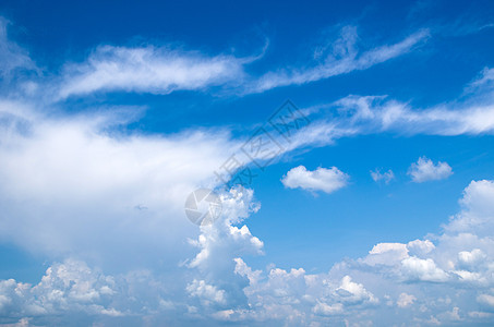 蓝蓝天空环境沉淀天蓝色照片积雨水分云雾蓝色气氛晴天图片