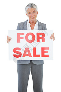 持有供出售的物业代理商女士房地产微笑卡片头发商业短发女性财产海报背景图片