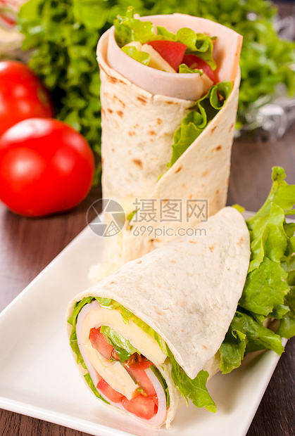 三明治时间美食树叶食物摄影盘子黄瓜熏肉沙拉烹饪午餐图片