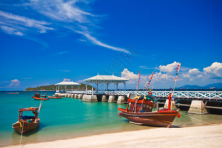 渔船和木材滨水馆天空海滩海景港口海洋血管建筑学木头吸引力热带图片