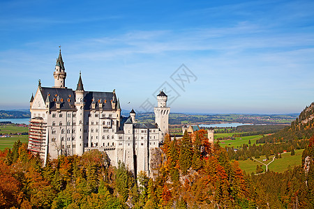 纽施旺斯坦城堡蓝色公园童话大厦石头骑士建筑天空历史森林图片