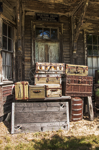 旧行李盒子旅行车站皮革手提箱电报路线古董棕色案件图片