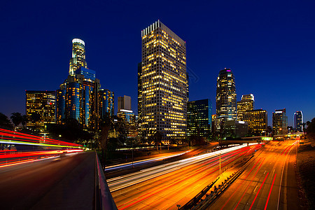 洛杉矶日落 天际线加利福尼亚州市中心运输商业城市建筑学高楼交通建筑物汽车办公室地标图片