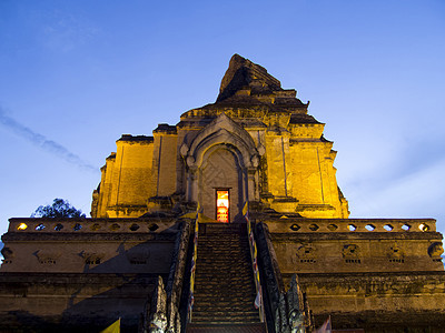 清迈大神庙古董历史性艺术建筑佛教徒历史地标寺庙雕像建筑学图片