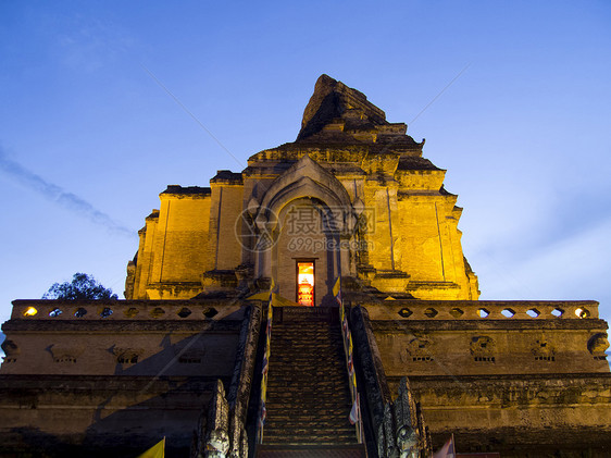 清迈大神庙古董历史性艺术建筑佛教徒历史地标寺庙雕像建筑学图片