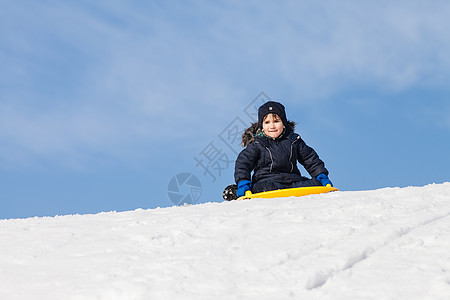 冬季的雪橇公园闲暇乐趣享受喜悦快乐冻结孩子季节假期图片