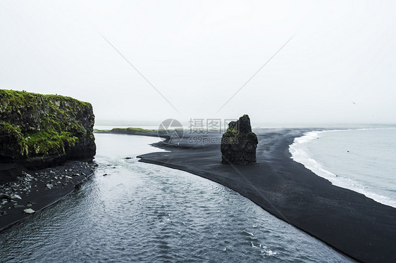 冰岛南海岸的黑火山沙子支撑旅行情调假期海岸观光海洋风景目的地泡沫图片