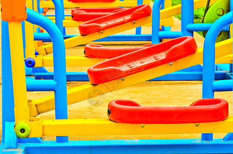 多彩多彩的操场公园孩子红色院子假期教育游戏乐趣玩具爬坡图片