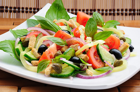 蔬菜沙拉加巴西产品健康饮食自助餐餐饮黄瓜盘子维生素洋葱装饰面包块图片