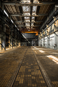 旧工厂的工业内地金属房子植物机库车库黑色仓库建筑房间地面图片