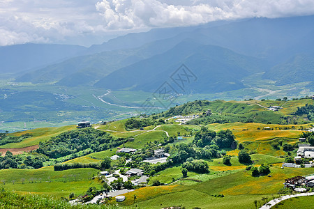 Hualien乡边地形天空牧歌建筑物丘陵环境风景植物草原天堂图片