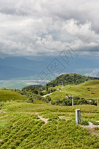 Hualien乡边植物天堂地形百合天空草原建筑物花瓣丘陵雌蕊图片