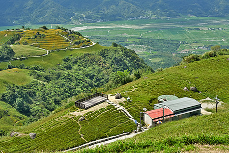Hualien乡边百合地形天空牧歌场地建筑物草原雌蕊风景农村图片