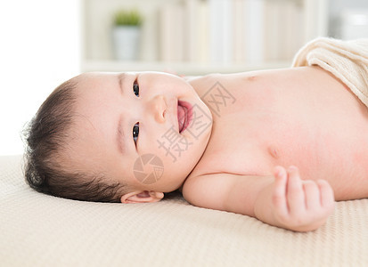 可爱的亚洲女婴图片