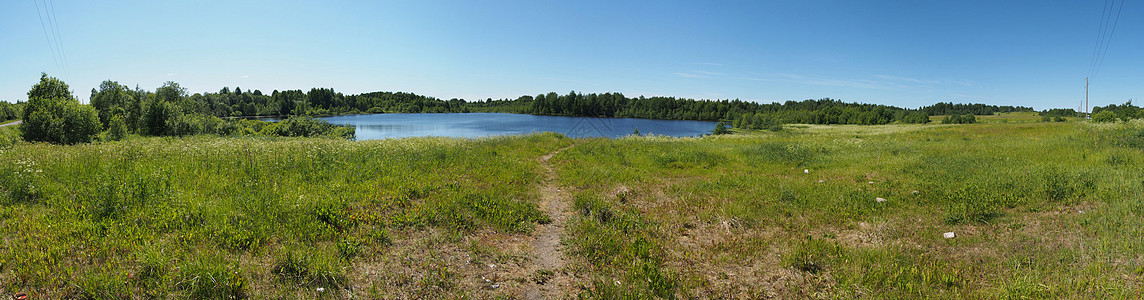 夏天的湖边 全景图片